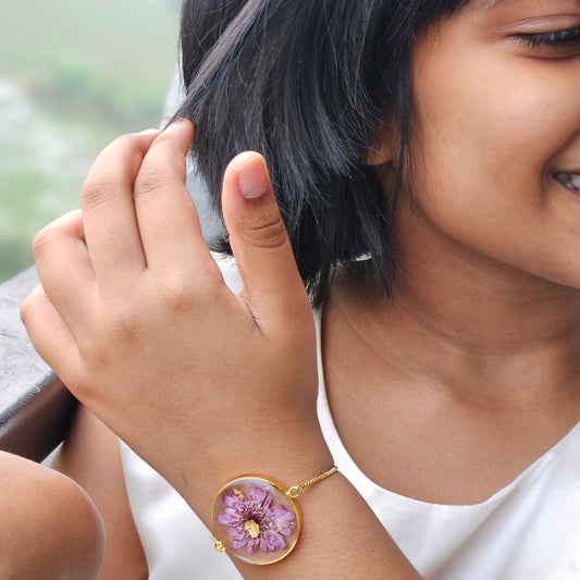 Chrysanthemum Bracelet | Real Flower Jewellery | Chrysanthemum Floral Bracelet | Elnorah Jewellery