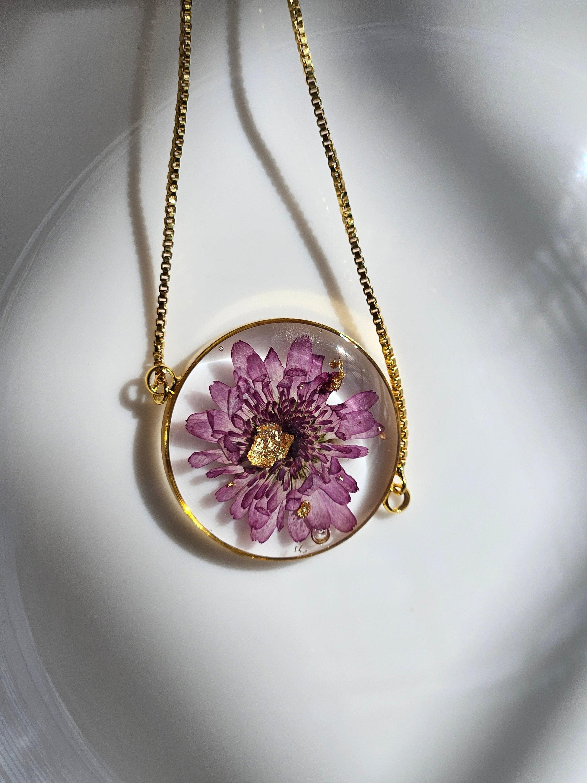 Chrysanthemum Bracelet | Real Flower Jewellery | Chrysanthemum Floral Bracelet | Elnorah Jewellery