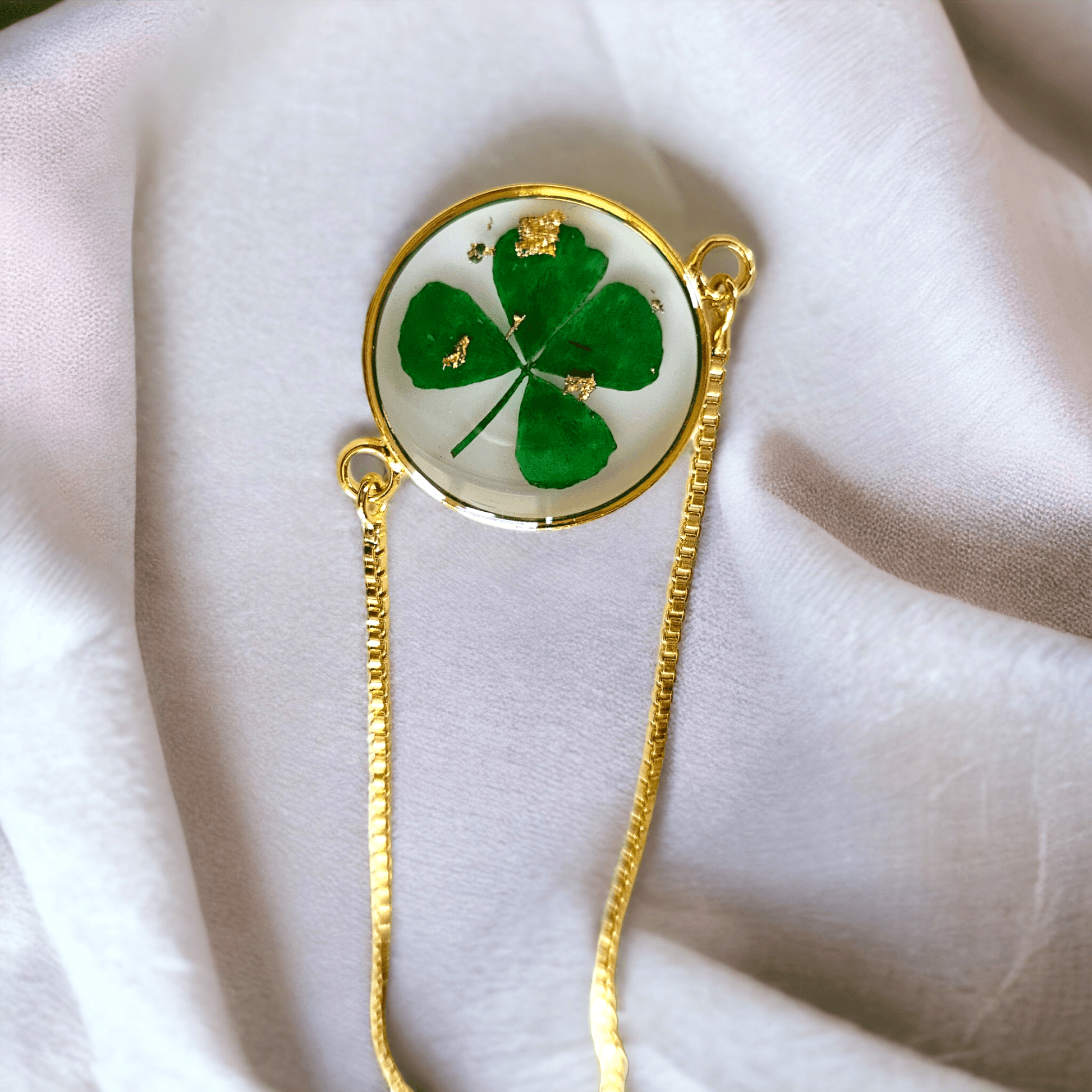 Clover Bracelet | Real Flower Jewellery | Elnorah Jewellery | Clover Leaf