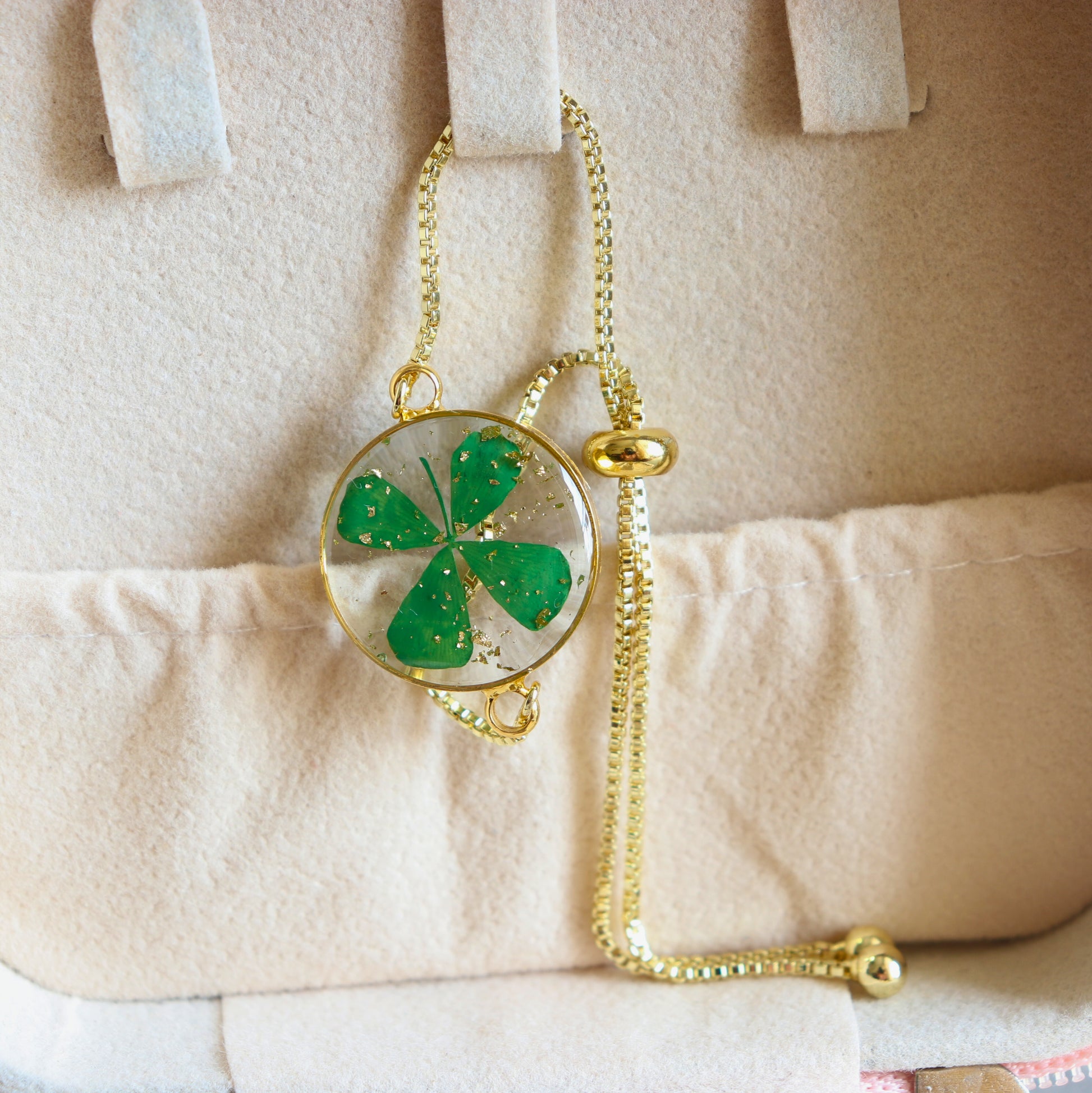 Clover Bracelet | Real Flower Jewellery | Elnorah Jewellery | Clover Leaf