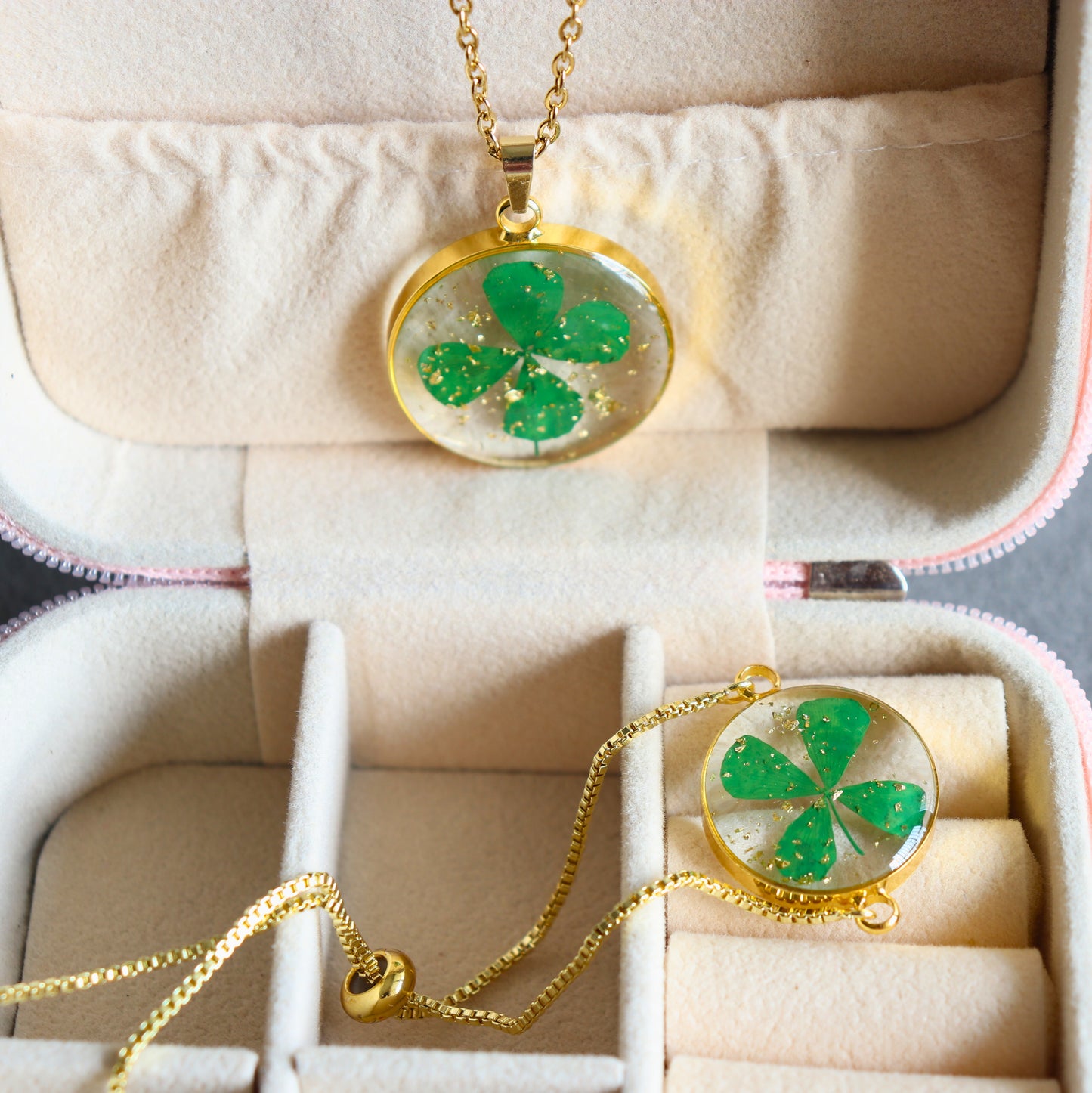 Lucky Clover Pendant | Real Flower Jewellery | Elnorah Jewellery | Botanical | Jewellery set for Women