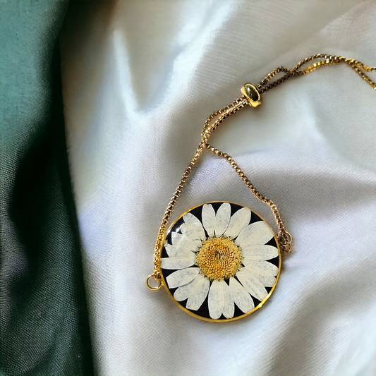 Classique Noir Daisy Bracelet | Real Flower Jewellery