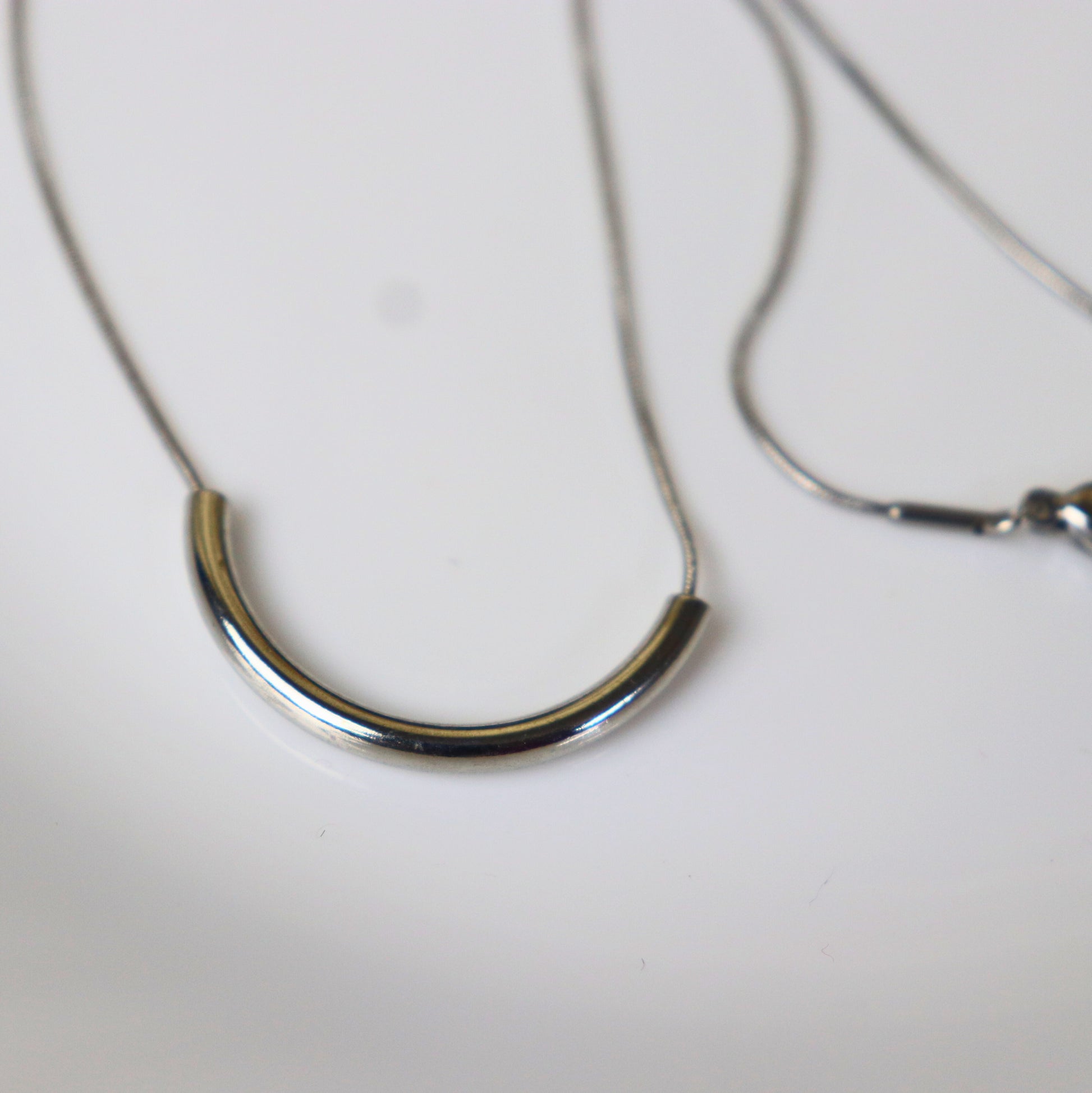 Eternal Curve Pendant | Waterproof stainless steel necklace for women