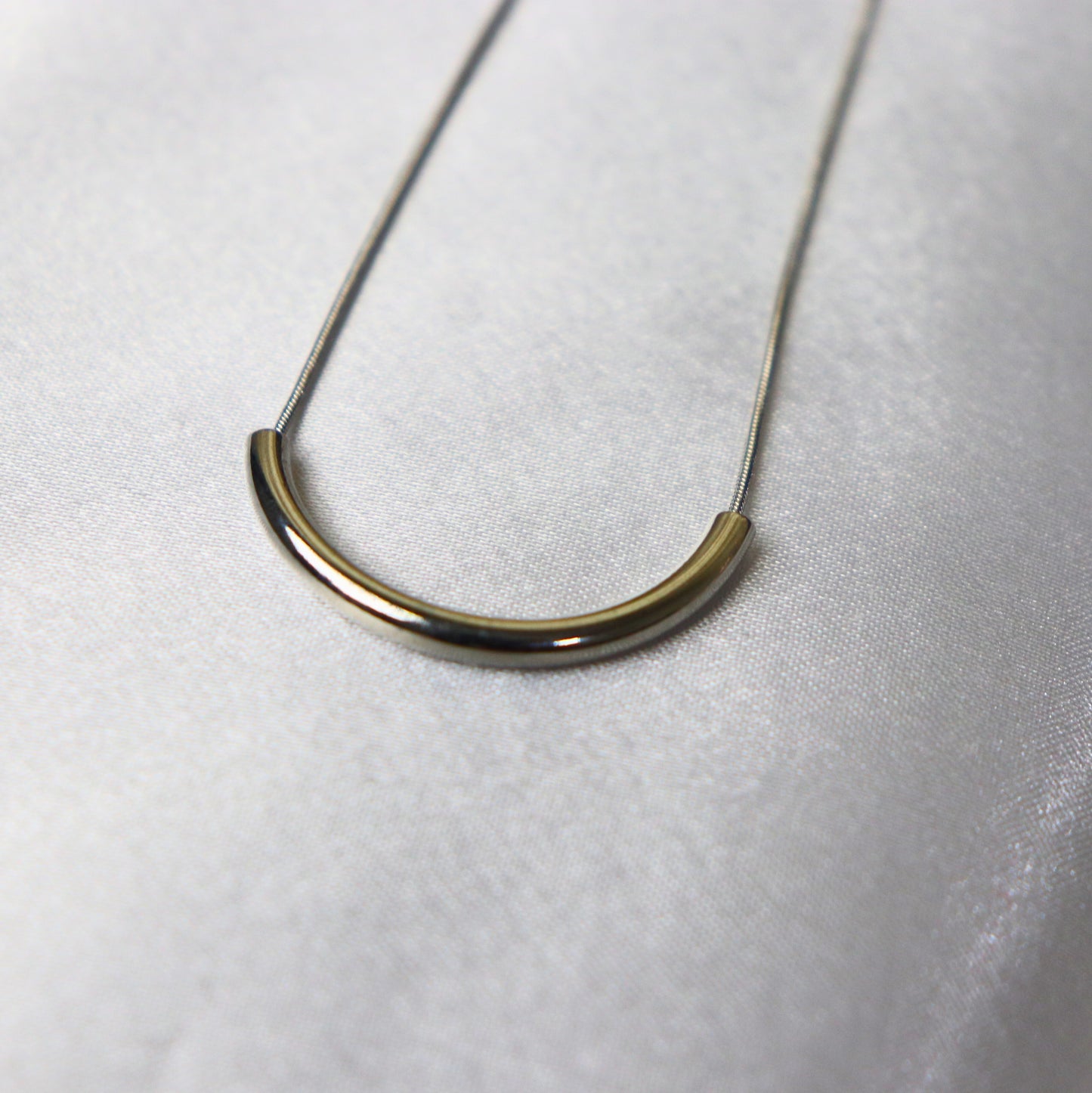 Eternal Curve Pendant | Waterproof stainless steel necklace for women