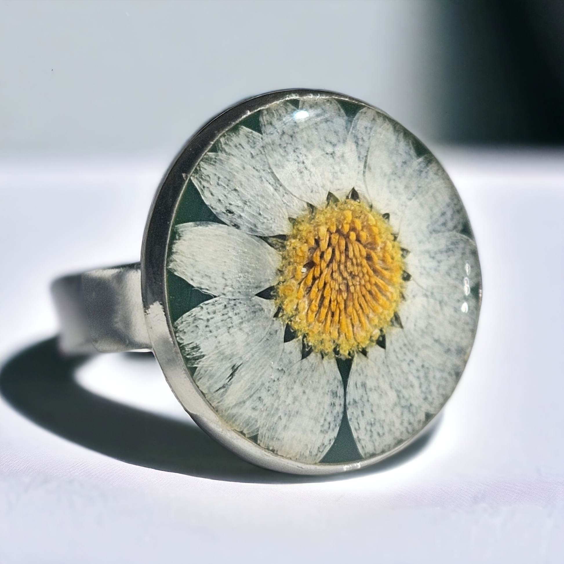 Green Daisy Ring | Real Flower Jewellery | Elnorah Jewellery | Daisy Ring