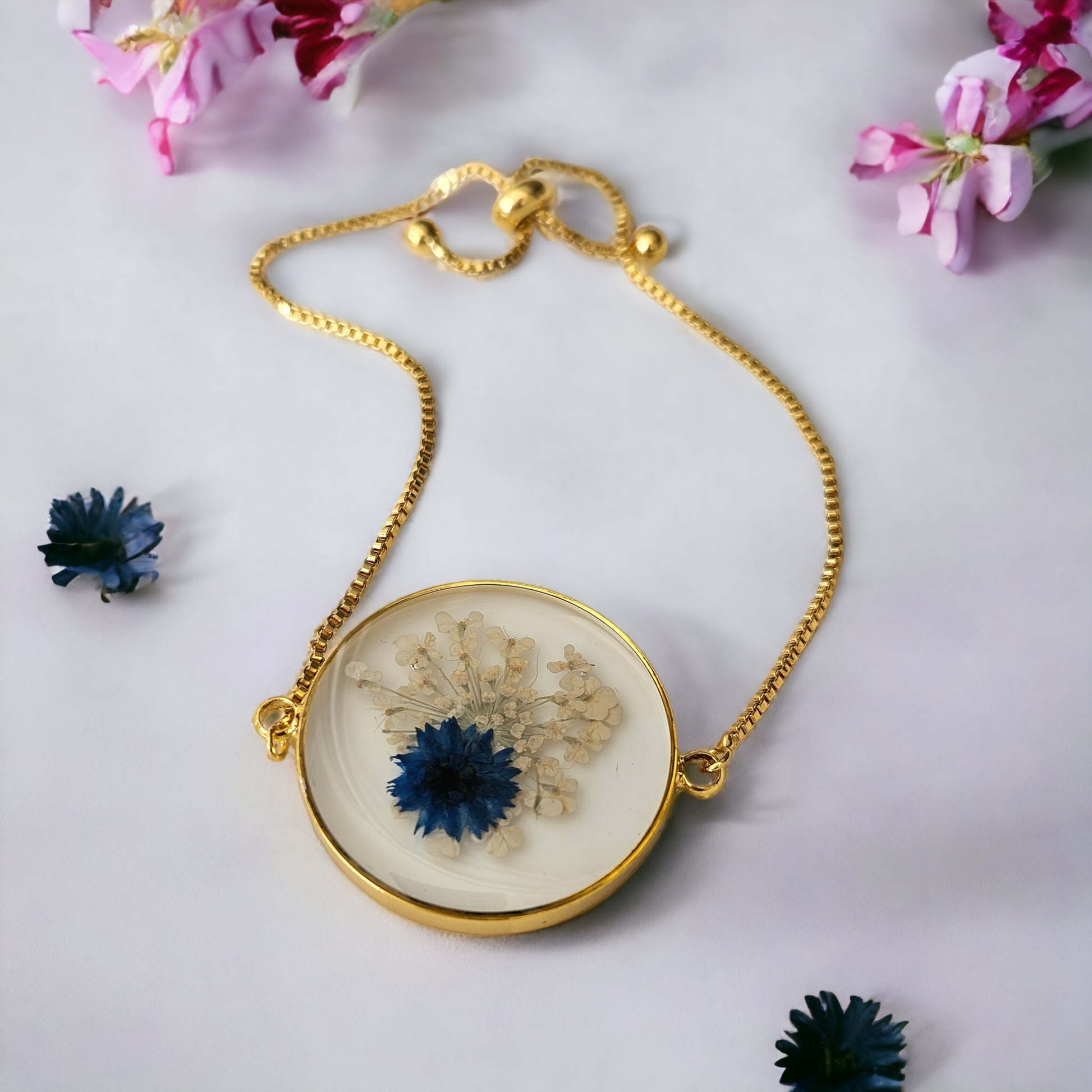 Lace & Daisy Bloom Bracelet | Real Flower Jewellery | Elnorah Jewellery