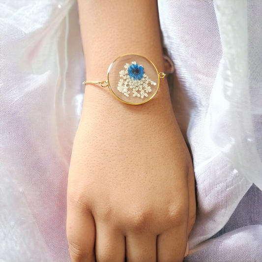 Lace & Daisy Bloom Bracelet | Real Flower Jewellery | Elnorah Jewellery