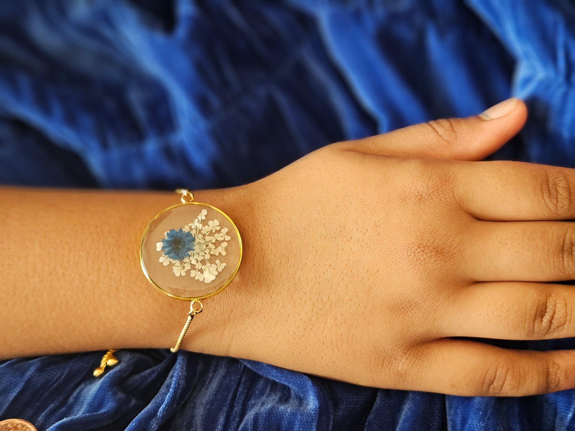 Lace & Daisy Bloom Bracelet | Real Flower Jewellery | Elnorah Jewellery