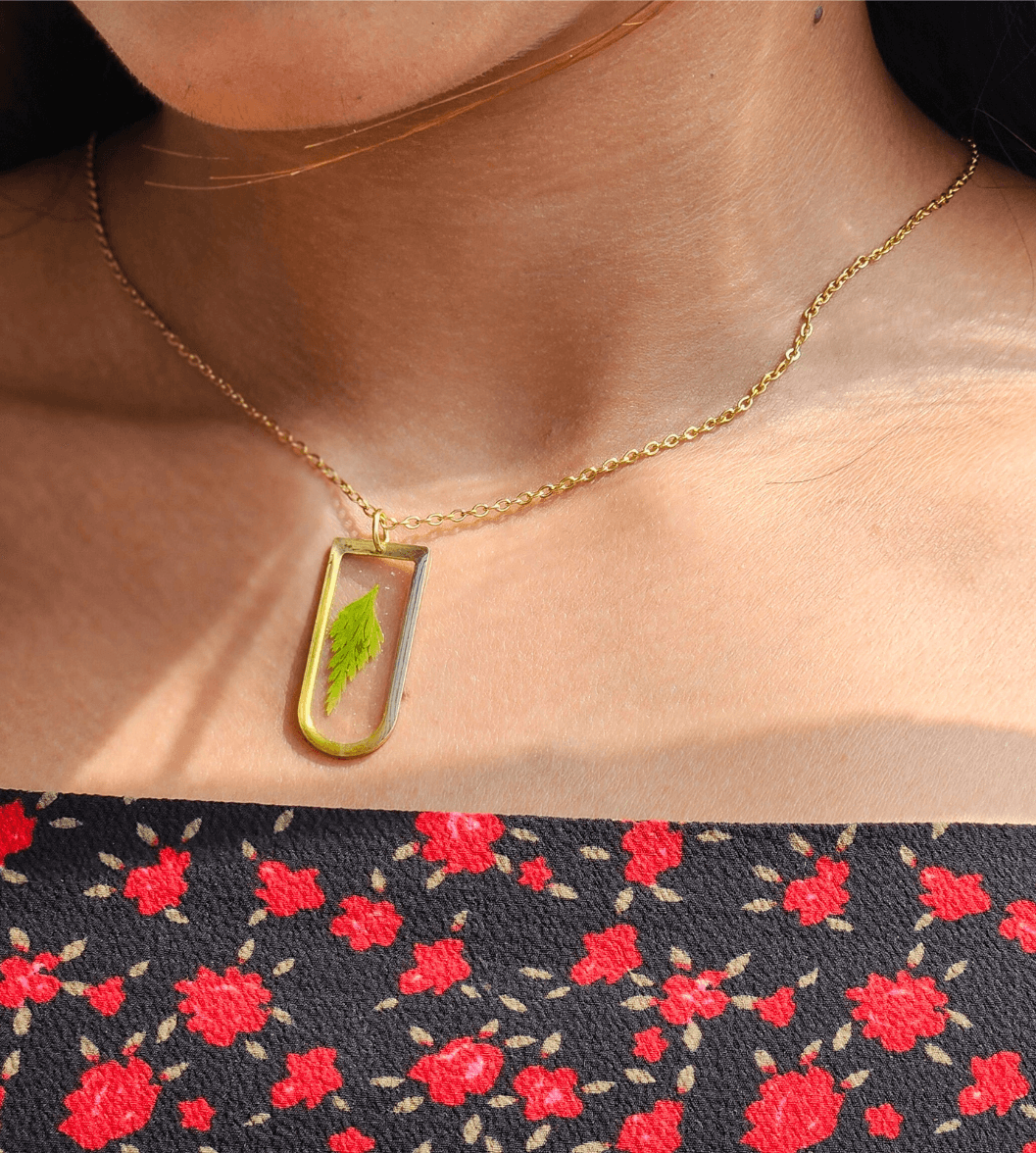 fern pendant with gold rim | Fern Pendant | Fern Necklace | Real Flower Jewellery | Elnorah Jewellery