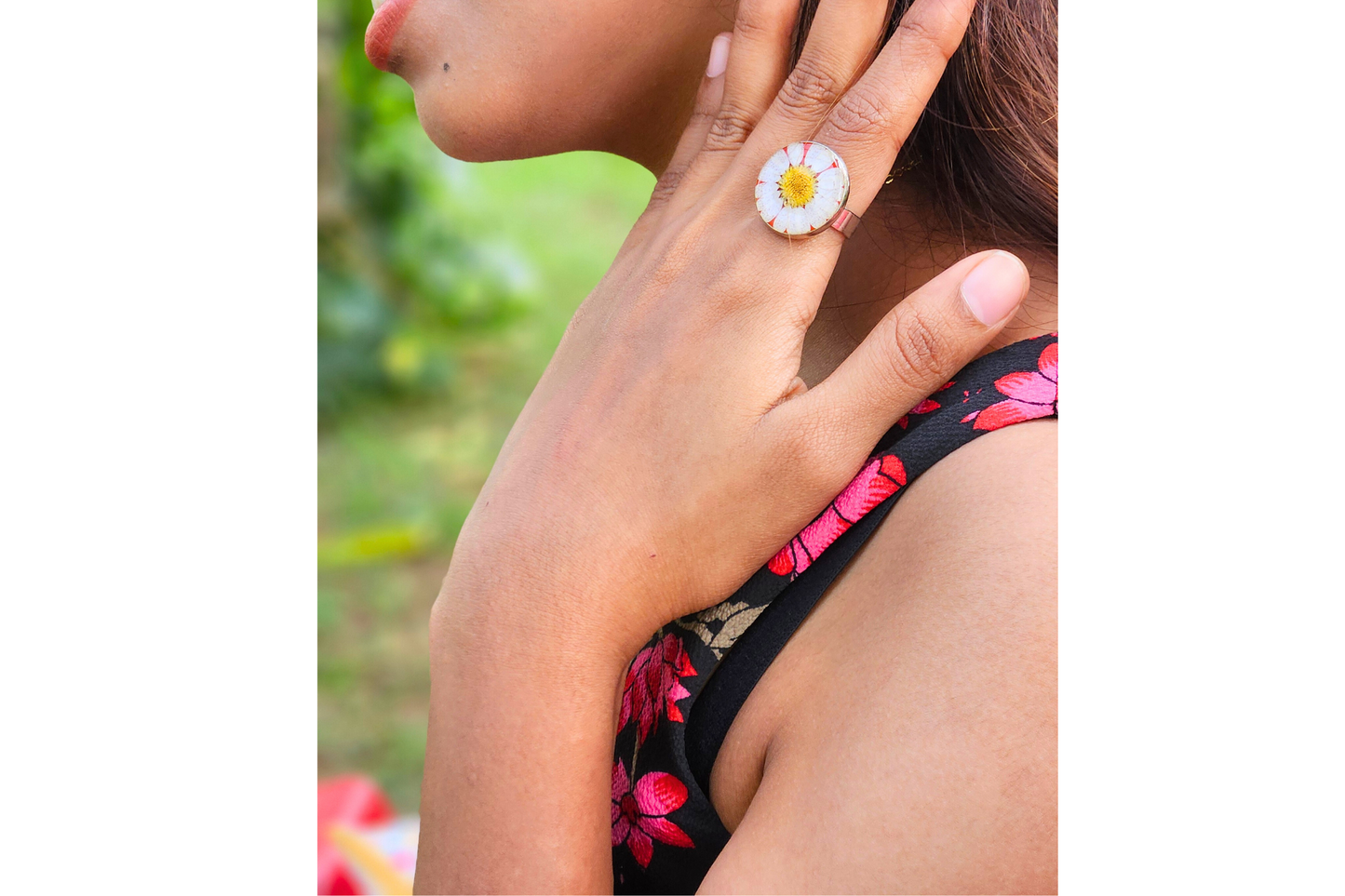 Red Daisy Ring | Real Flower Jewellery | Elnorah Jewellery | Daisy Ring