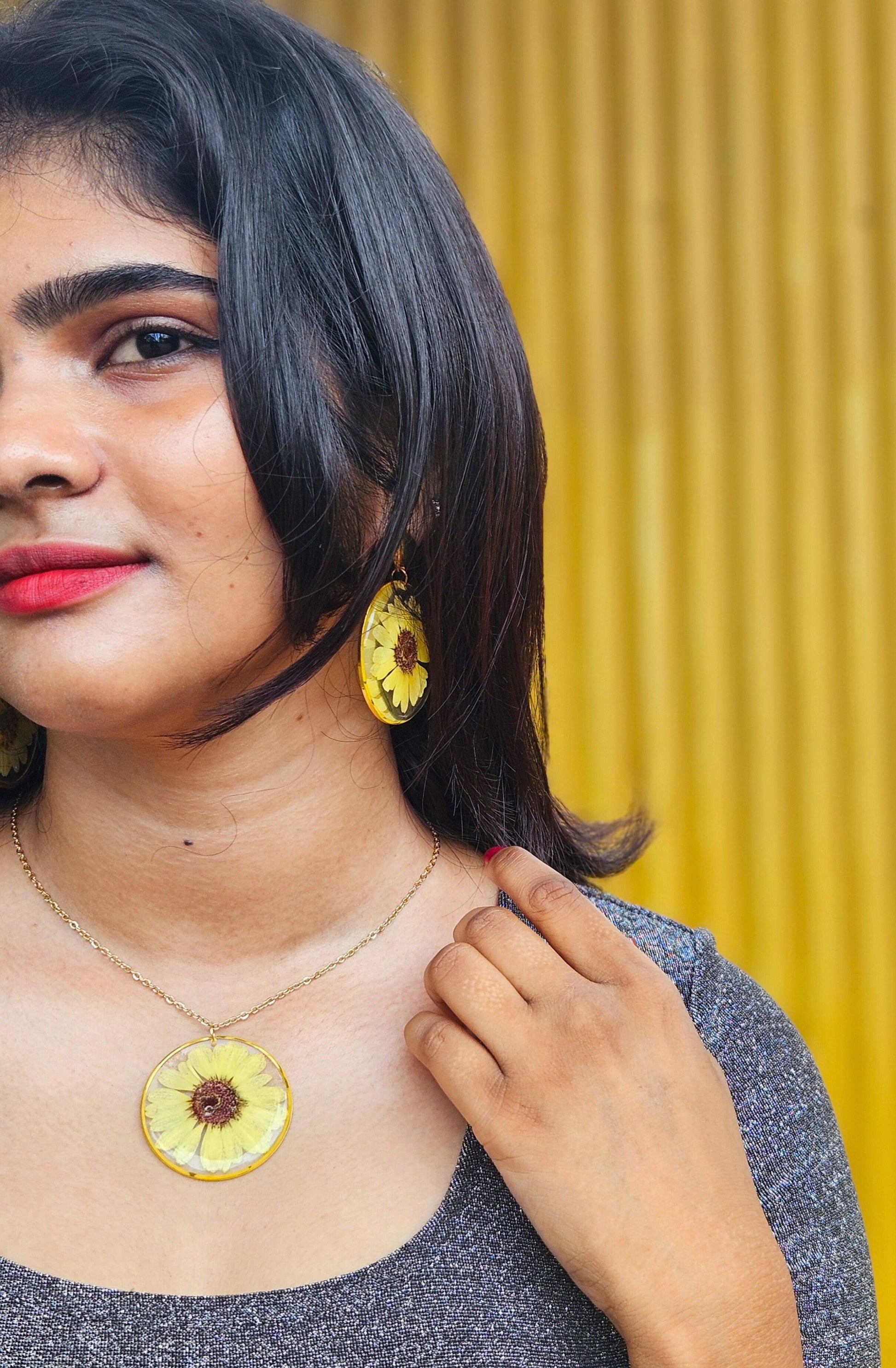Real Sunflower Necklace | SunshineBloomNecklace | Elnorah Jewellery | Floral Jewellery
