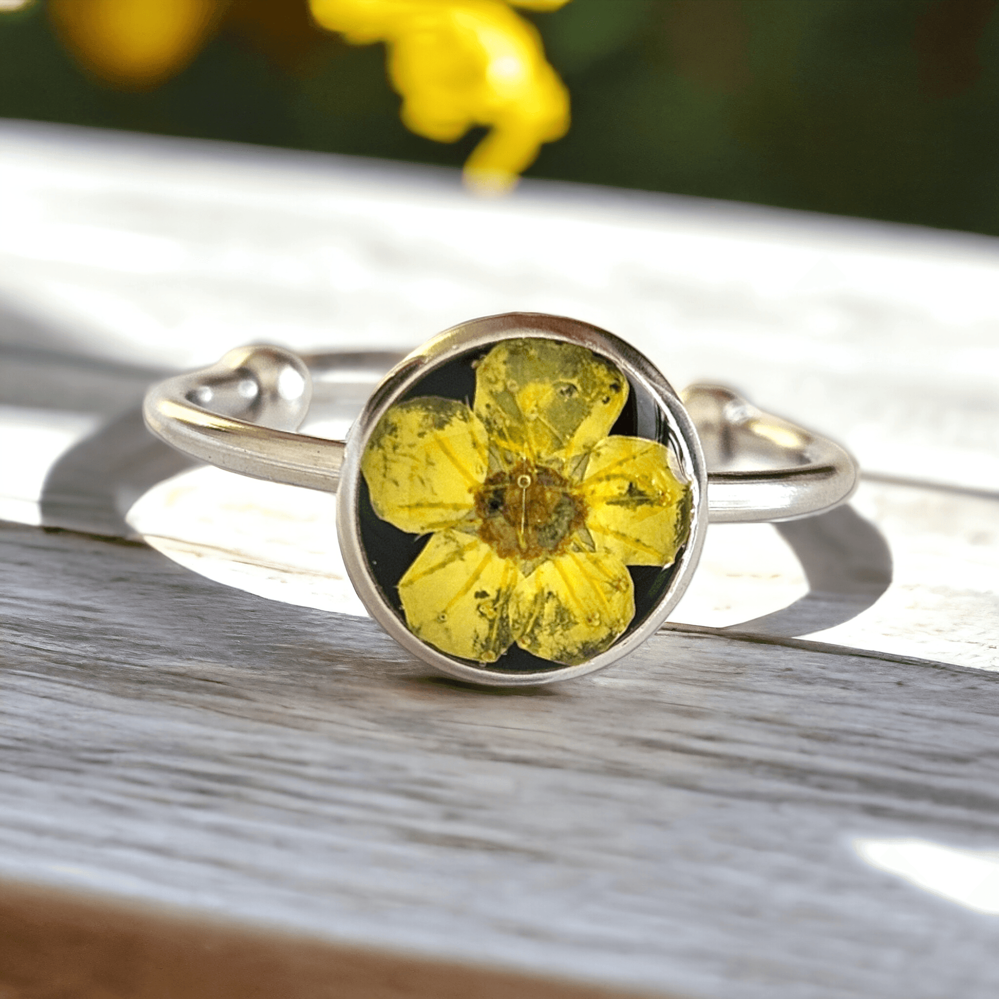 Yellow Daffodil Ring | Real Flower Jewellery | Real Flower Ring | Elnorah Jewellery