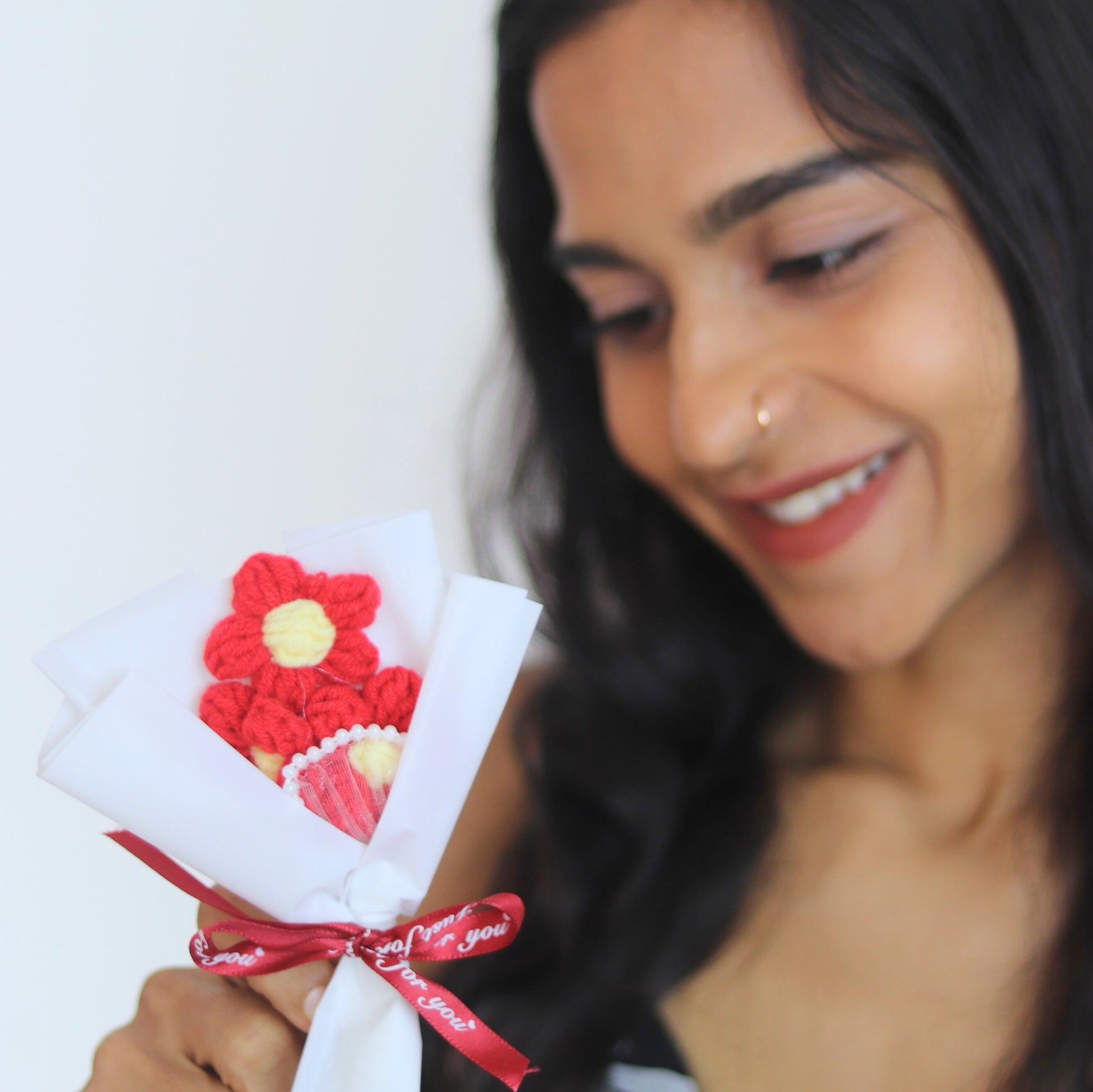 Crimson Charm Mini Daisy Bouquet | Red daisy mini bouquet | Valentines day gift | mini flower bouquet | Elnorah