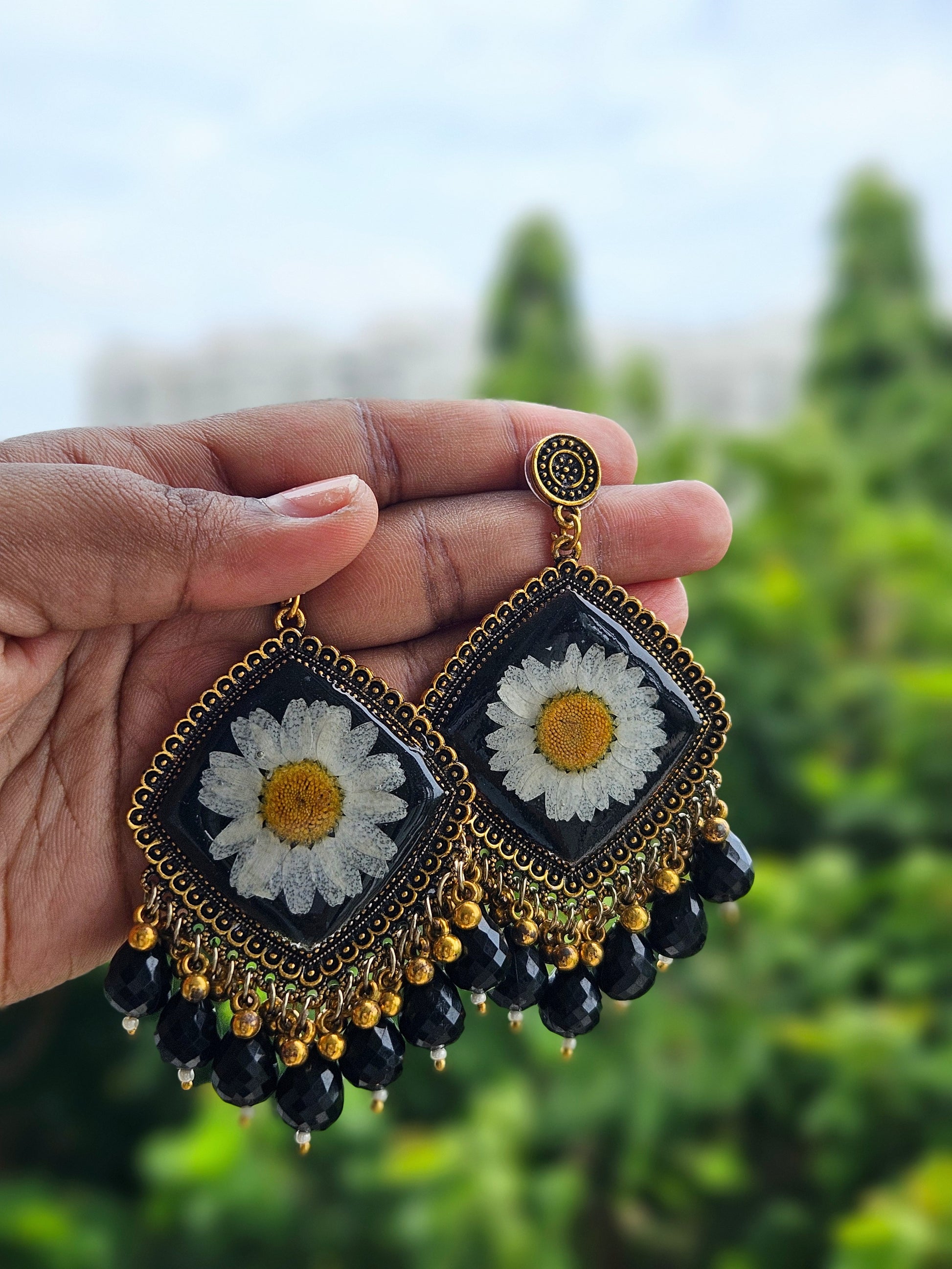 Midnight Daisy Jhumka | Real flower Jewellery | Floral Jhumka