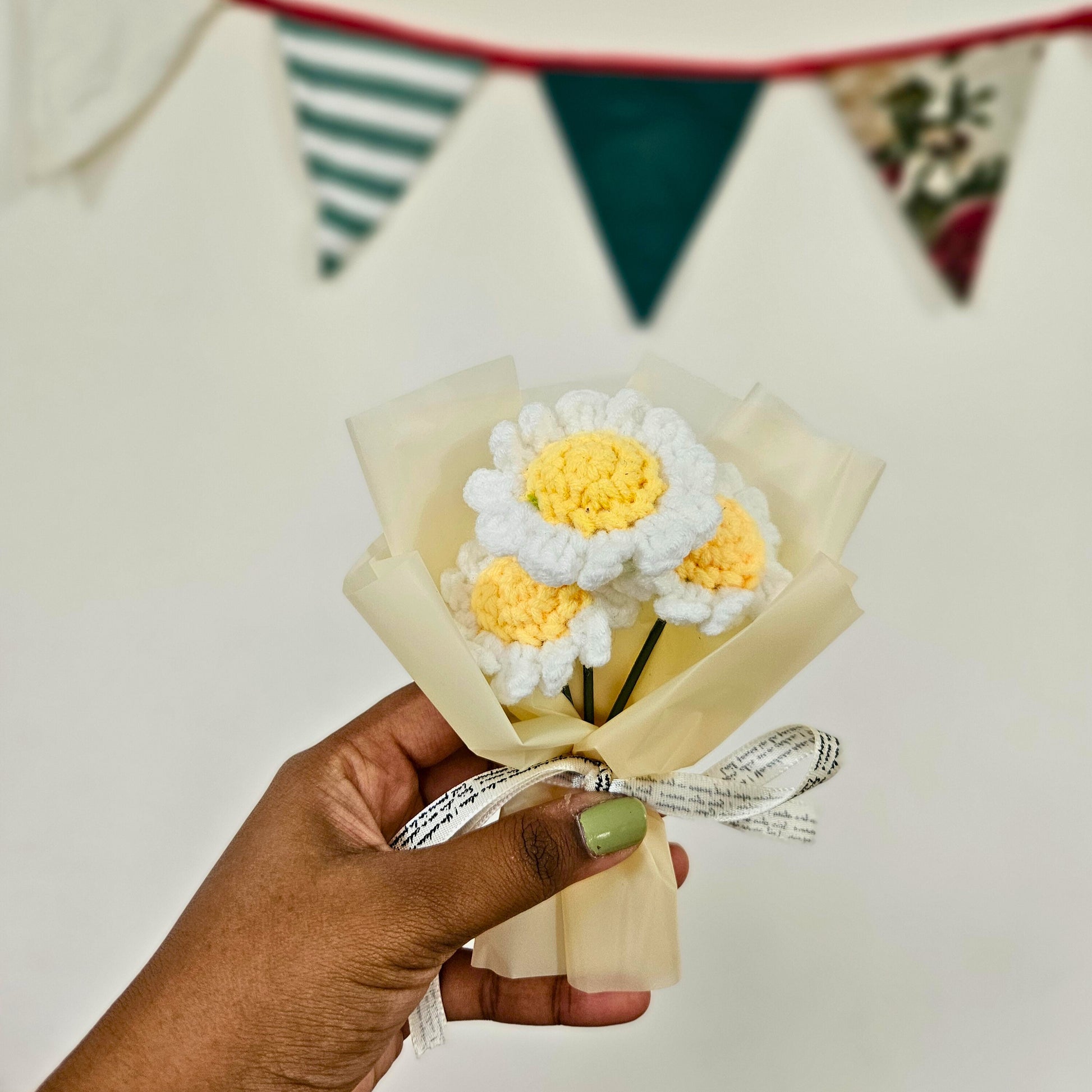 Pure Bliss Mini Daisy Bouquet | Crochet mini bouquet | Mini bouquet gift | Valentines day gift | Elnorah