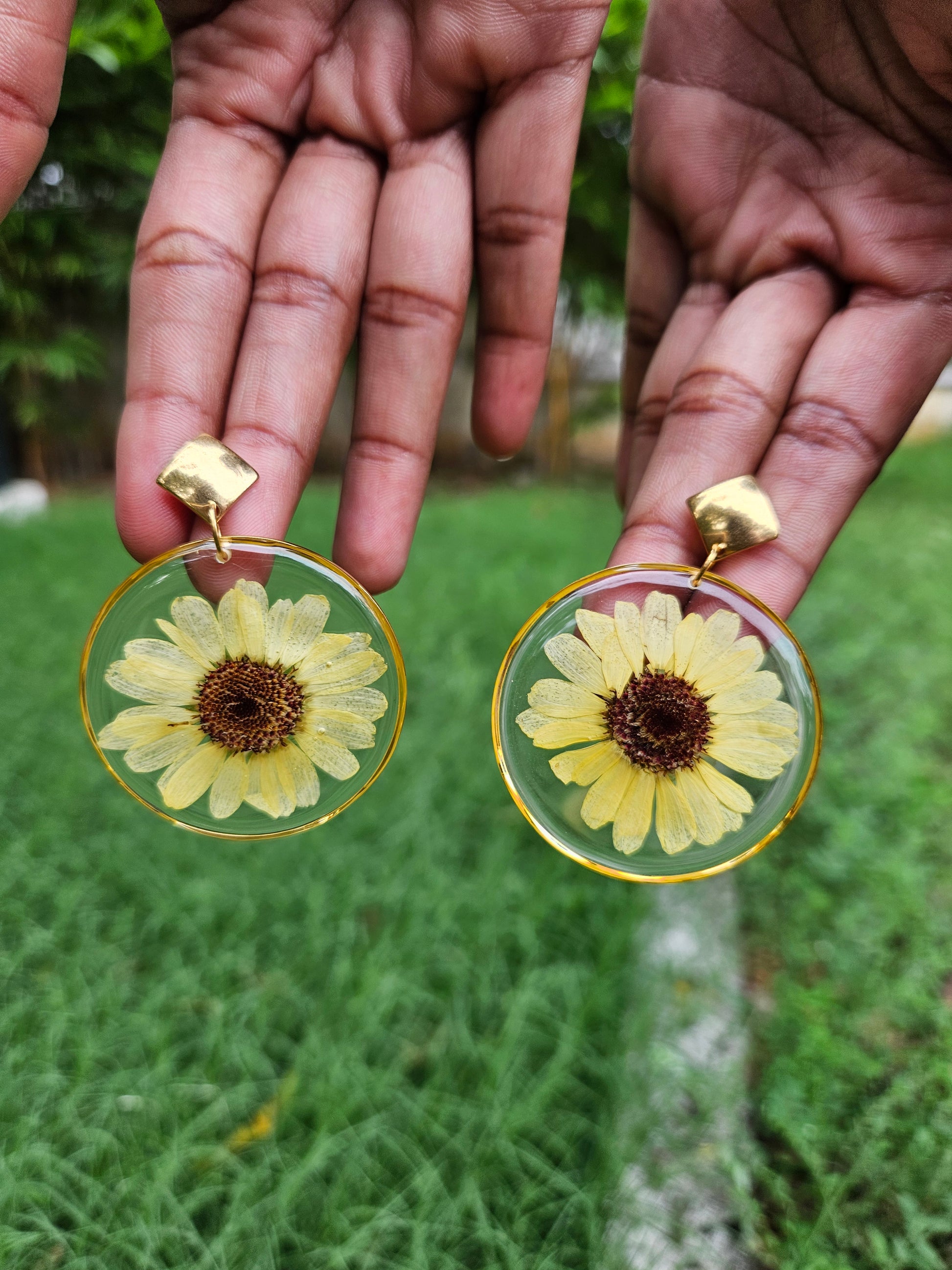 Sunflower Earrings | Real Flower Jewellery | Botanical earrings | Elnorah Jewellery