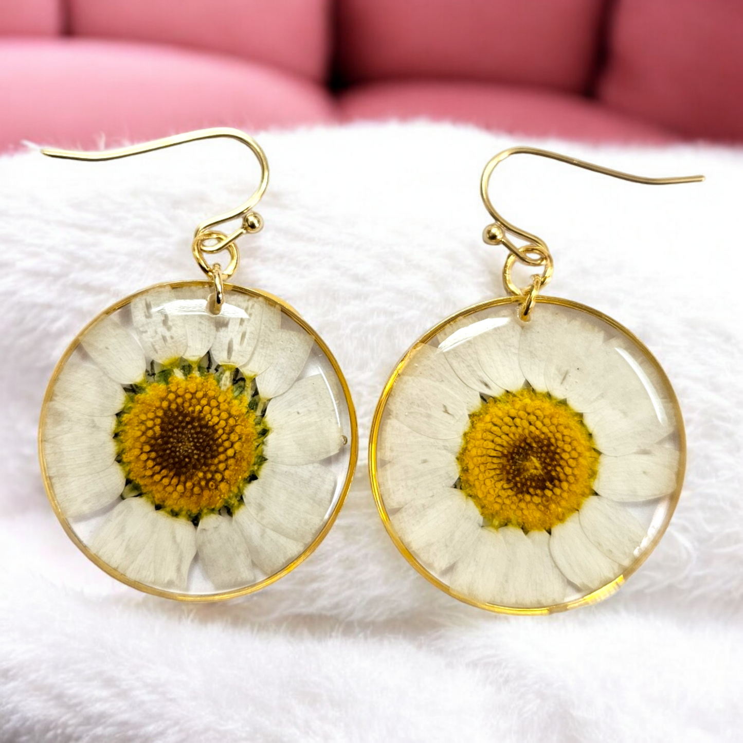 White Daisy Earrings | Real Flower Jewellery | Daisy Earrings | Elnorah Jewellery | Jewellery Earrings for Women