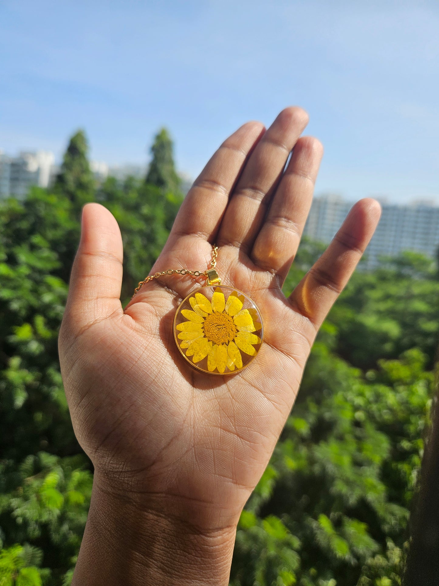 Yellow Daisy Necklae for Women | Gifts for girlfriend and wife | Real flower Jewellery | Elnorah